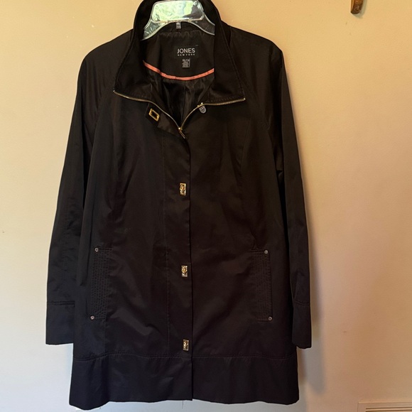 Jones New York Black sleek raincoat - Picture 1 of 5